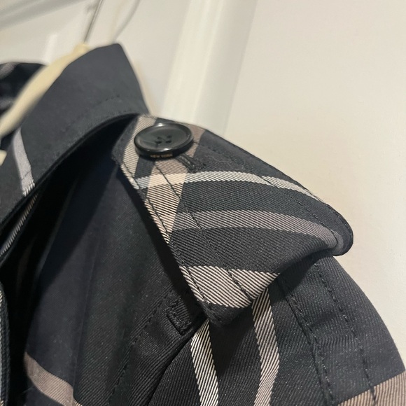 Coach Tatersall Trench Coat. - Picture 6 of 7